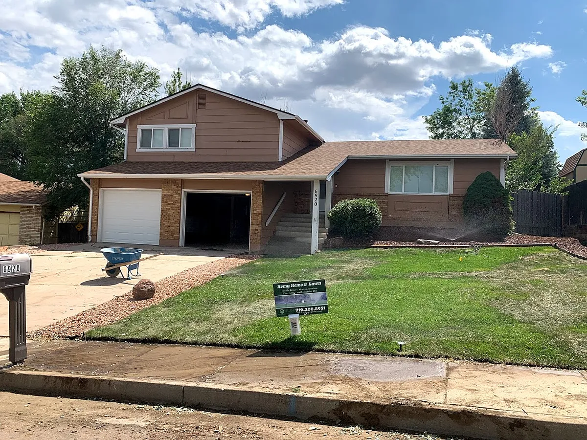 Building Photo - 6920 Grand Valley Dr