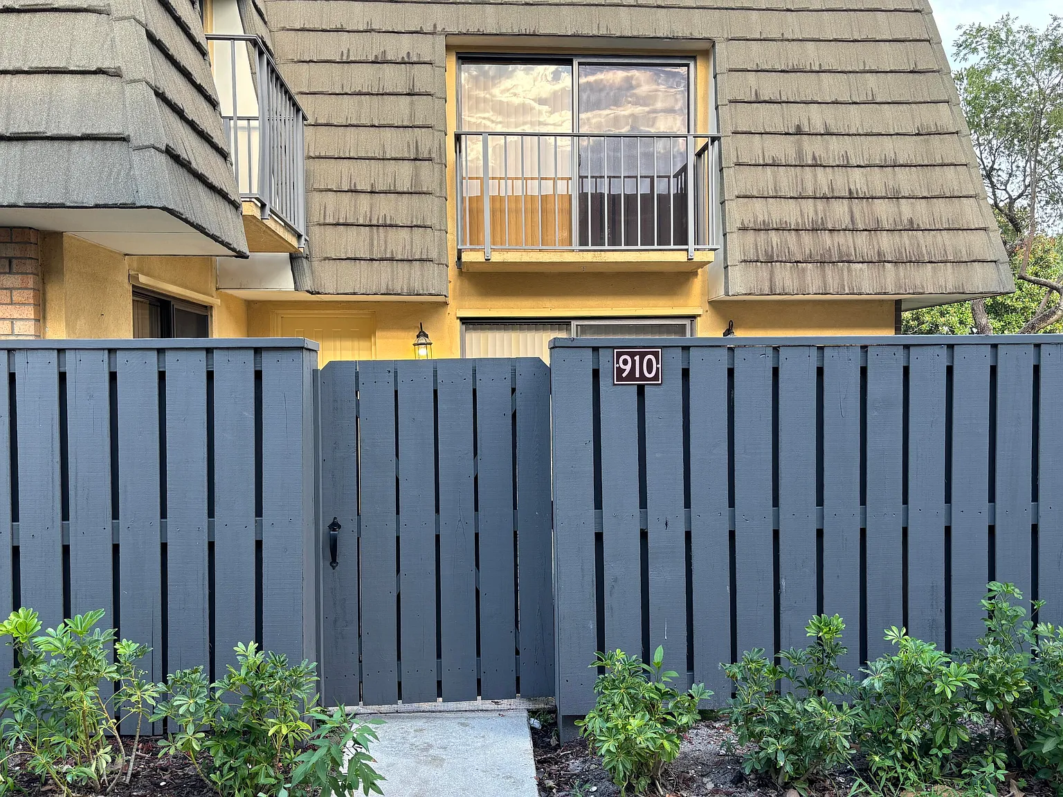 2 bed, 2.5 bath, 1236 sqft, $2,350 — Photo 2