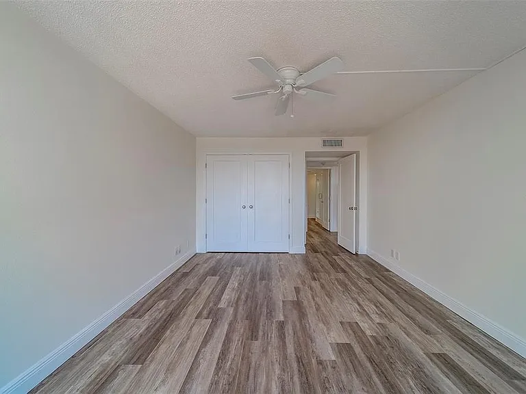 100 Oakmont Ln #504 — Photo 31
