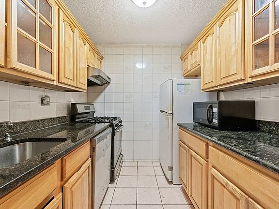 5th image of 41-40 Union St #8-D
