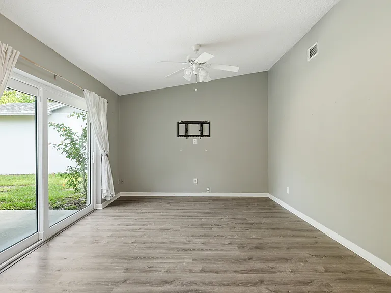 2914 Cypress Green Dr — Photo 7