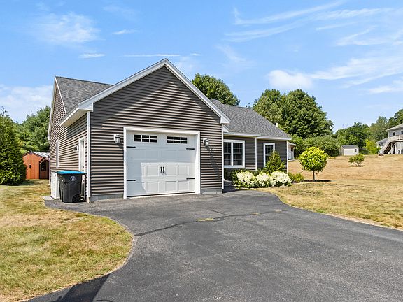 3rd image of 11 Twoey Drive