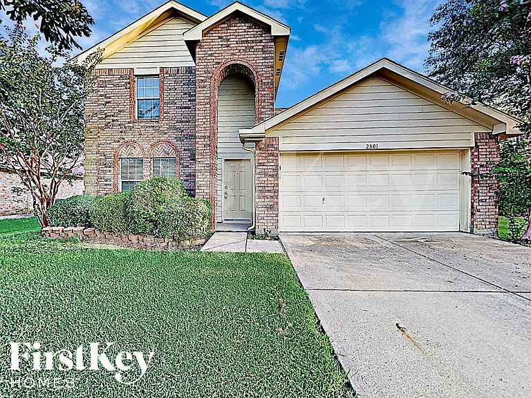 2801 Spencer Cir — Photo 1