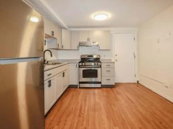 16 Tiffany Rd APT 4, Salem, NH 03079