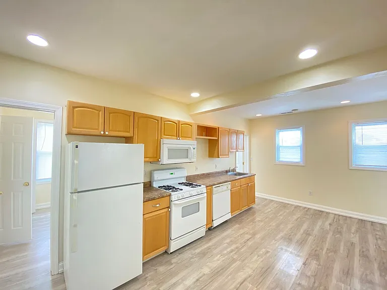 289 Merrimack St #6 — Photo 2