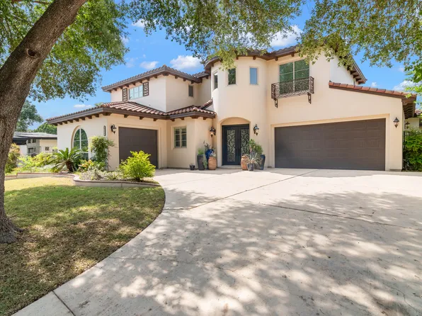 836 Canterbury Hill St, Terrell Hills, TX 78209