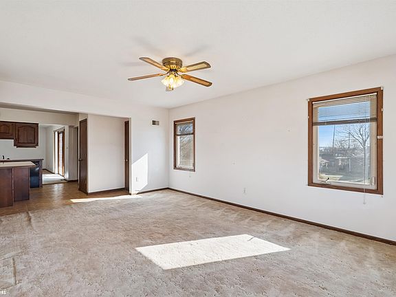 2nd image of 610 E Boone St