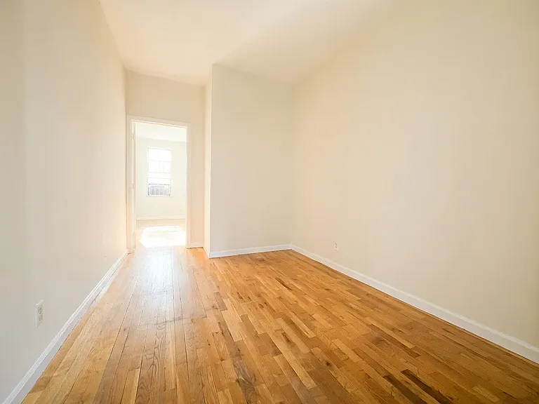 953 Metropolitan Ave #2R — Photo 10