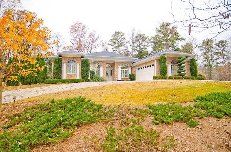 1st image of 3141 Beechwood Dr SE