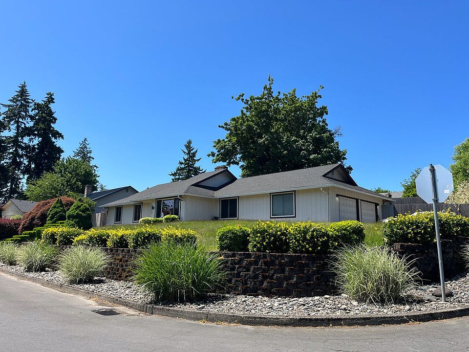 1st image of 8412 W Old Orchard Dr