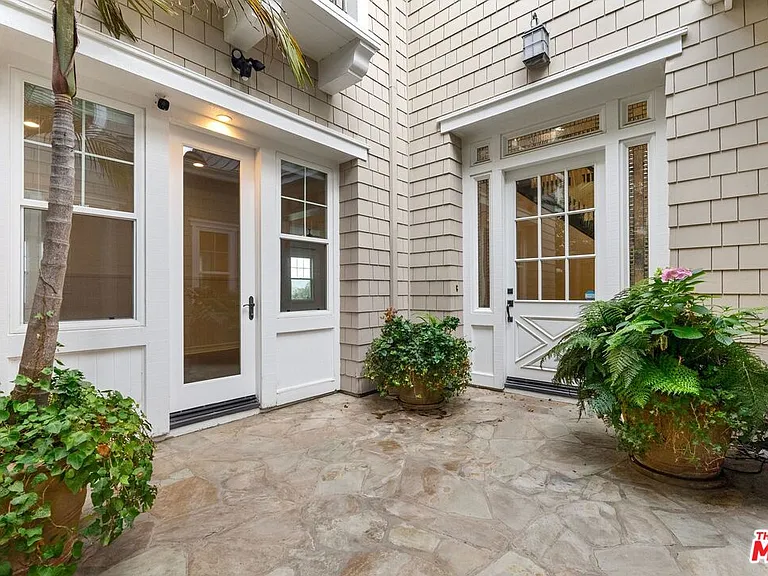 7391 Coastal View Dr — Photo 3