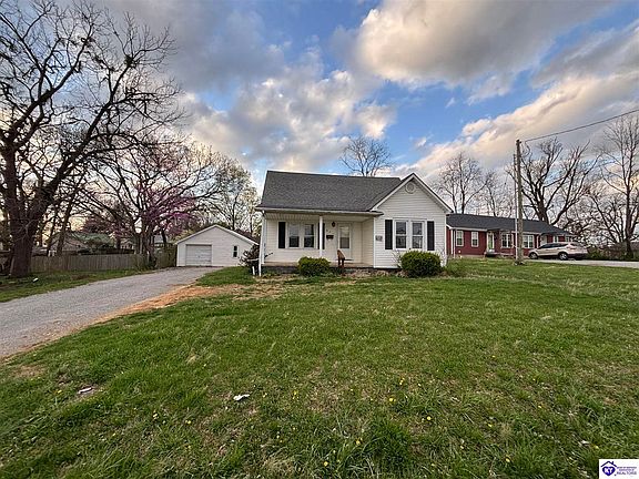 5th image of 609 Birdwood Dr