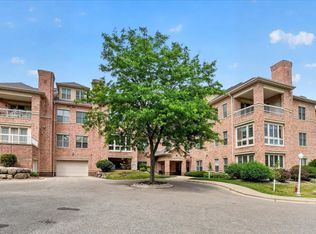 5418 Old Middleton Rd APT 301, Madison, WI 53705