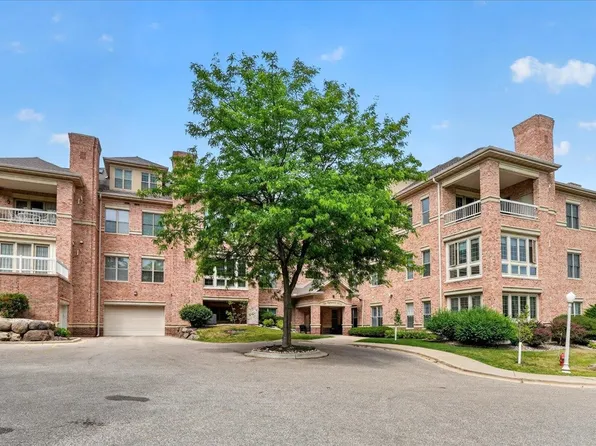 5418 Old Middleton Rd APT 301, Madison, WI 53705