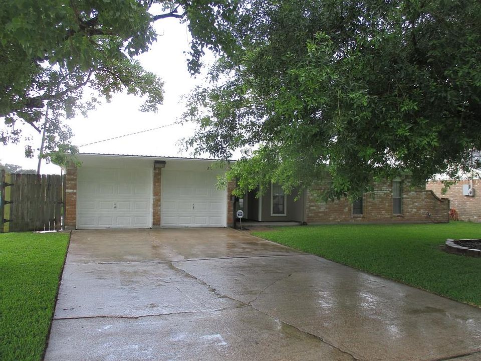 1st image of 213 W Vaughn Ln