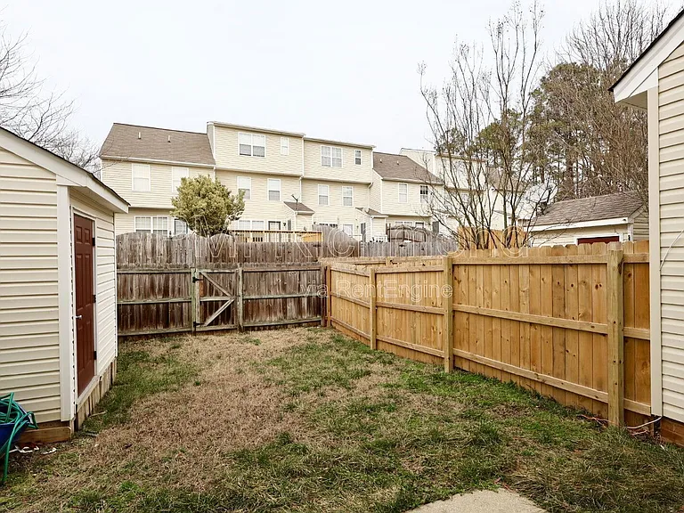 2716 Goyne Loop — Photo 21