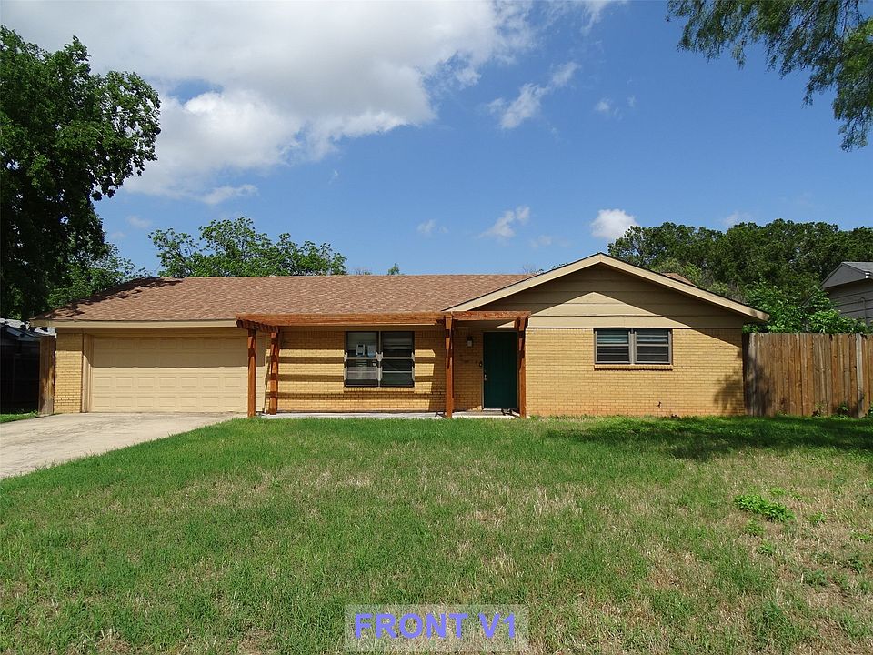 1st image of 805 Marsalis Dr