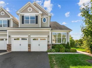 18 Evan Ct, Fishkill, NY 12524