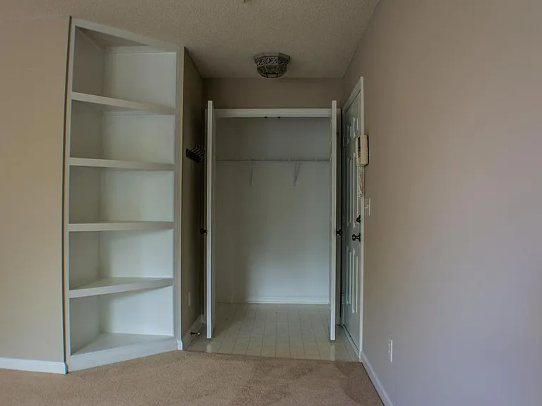 624 Ivy Glen Dr — Photo 6