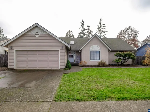303 Suzana Ave E, Monmouth, OR 97361