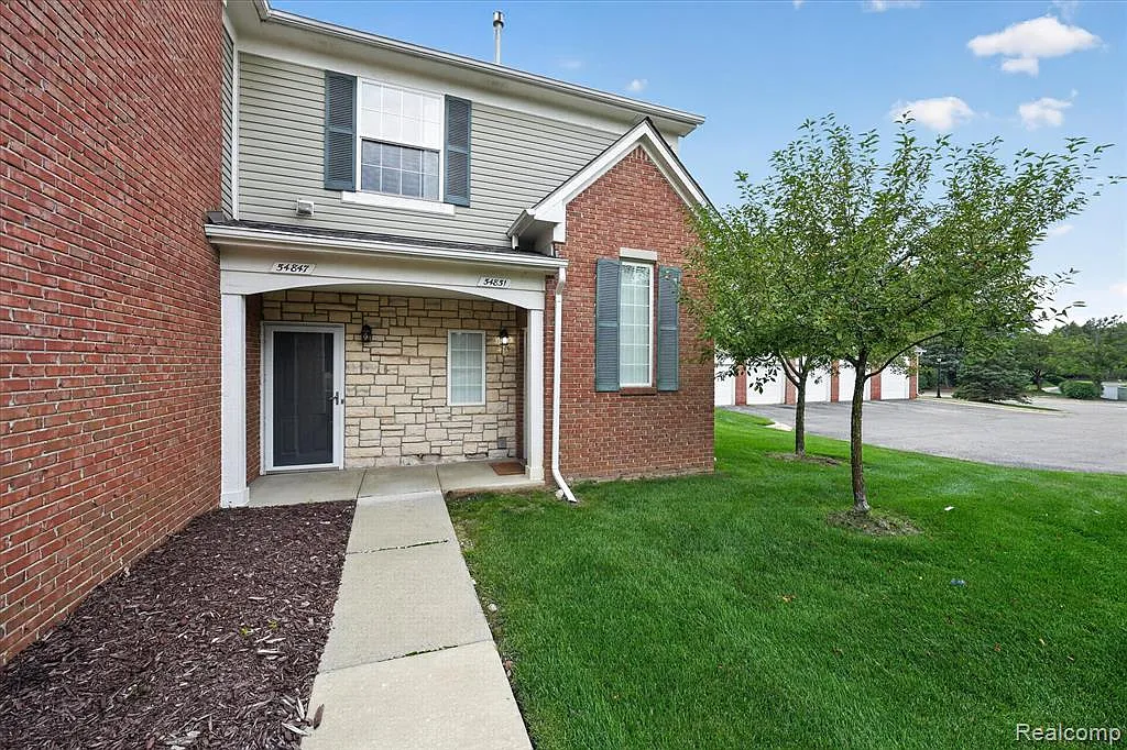 2 bed, 2.0 bath, 1481 sqft, $1,850 — Photo 4