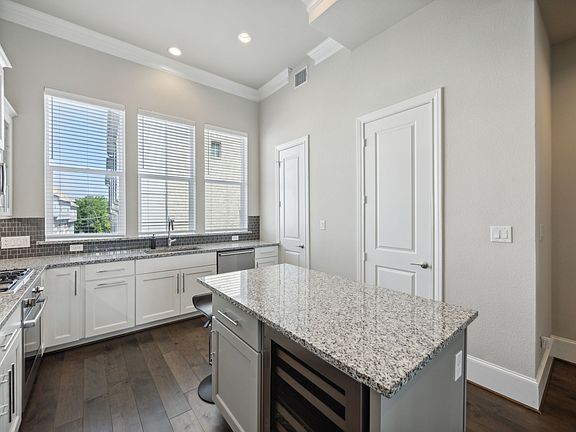 4th image of 2268 Alterbrook Ln