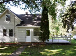 132 5th St, Bluffton, MN 56518