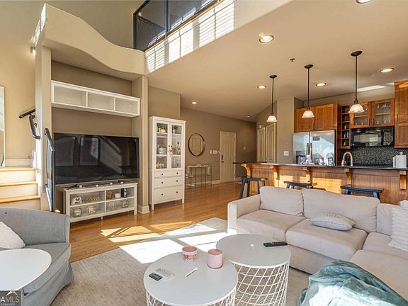 3rd image of 118 Ruth Dr Unit 310