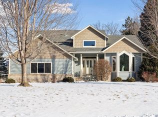 1507 Arden Vista Ct, Arden Hills, MN 55112