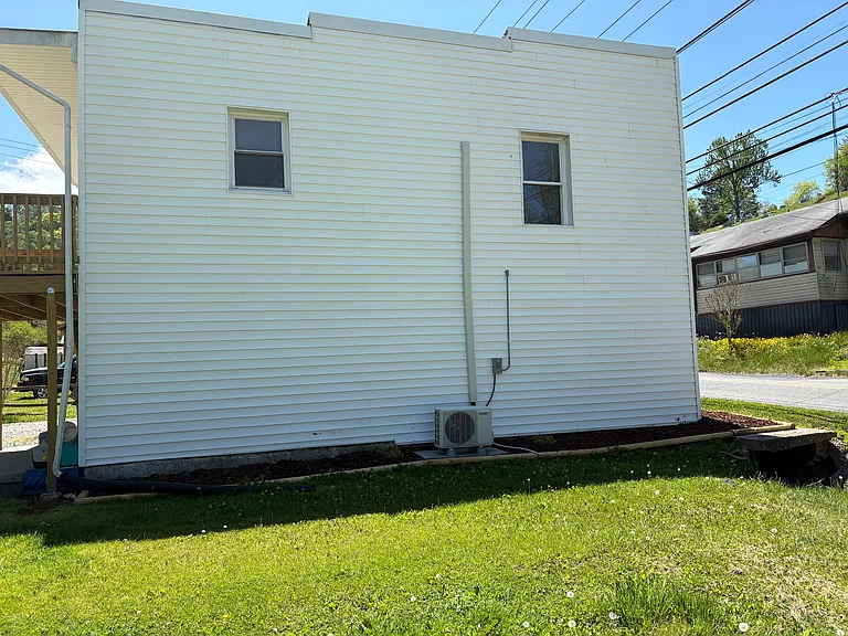 557 S Church St #A — Photo 5