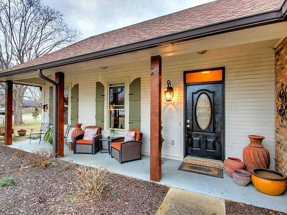 3rd image of 2706 Wellington Pl