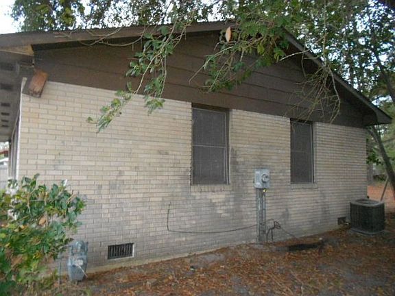 4th image of 916 Ponderosa Dr