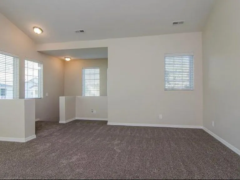 966 S Courtyard Ln — Photo 7