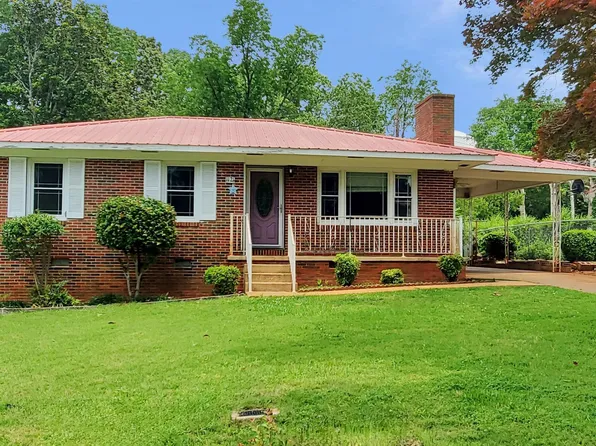 1121 Cook Dr, Sylacauga, AL 35150