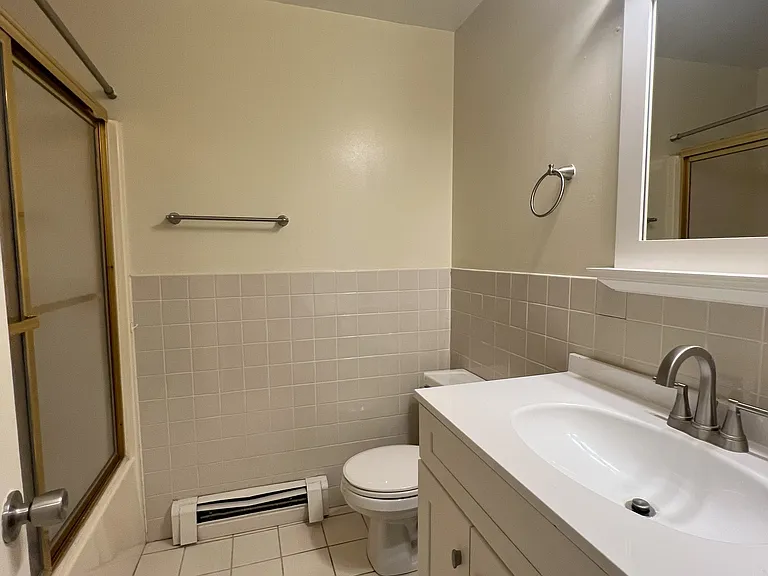 27 E Main St #5 — Photo 9