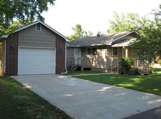 1721 E Twin Springs St, Siloam Springs, AR 72761