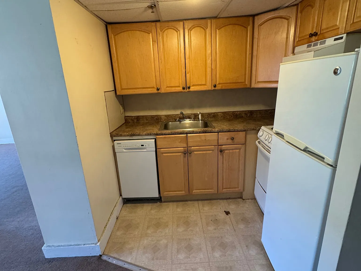 2 bed, 860 sqft, $3,300 — Photo 2