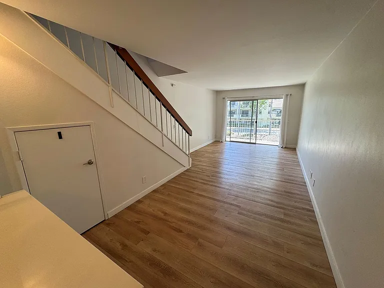390 E Surfside Dr — Photo 3