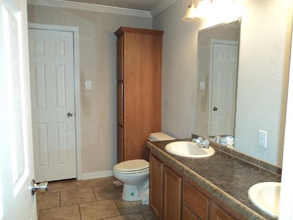 2nd image of 409 Avenue F
