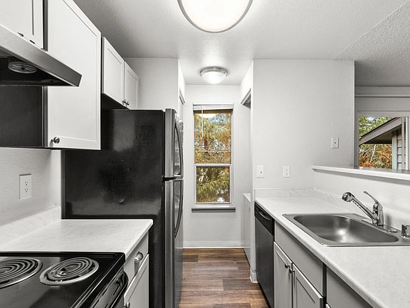 2nd image of 3202 S Mason Ave #93287acb2
