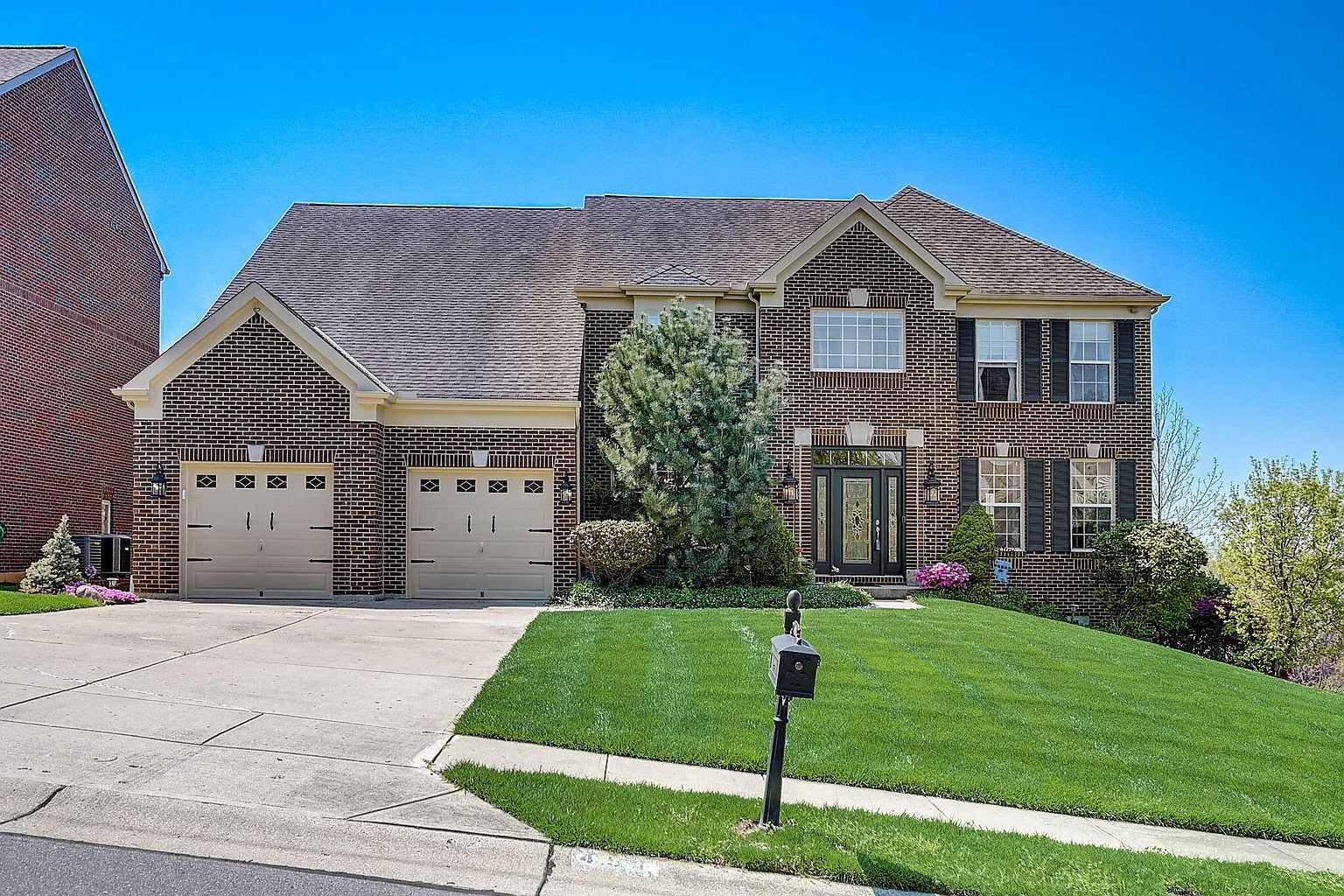 451 Glengarry Way photo 1