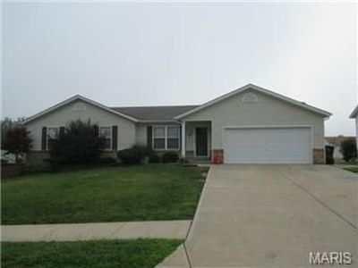 100 Robin Hood Dr, Troy, MO, 63379