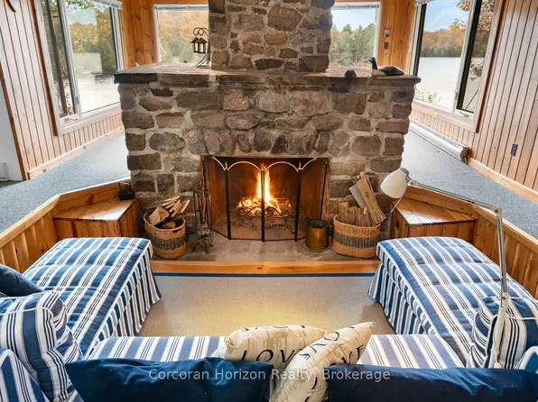 26 Sharon Park Dr, McKellar, ON P0G 1C0