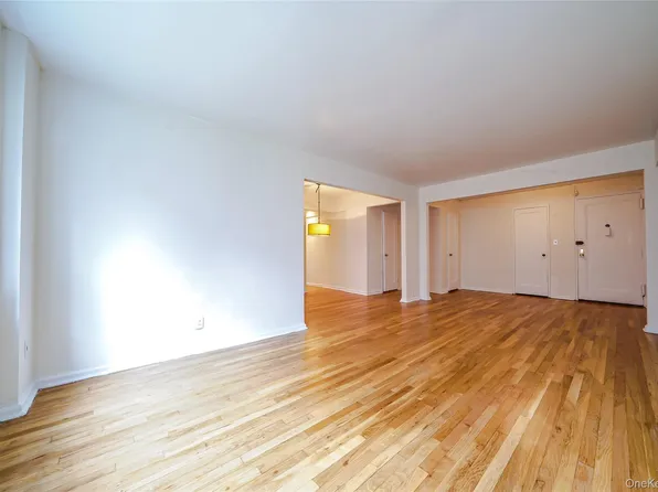 1 Fisher Drive #207, Mount Vernon, NY 10552