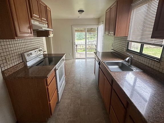 5th image of 912 Feather Dr Unit B