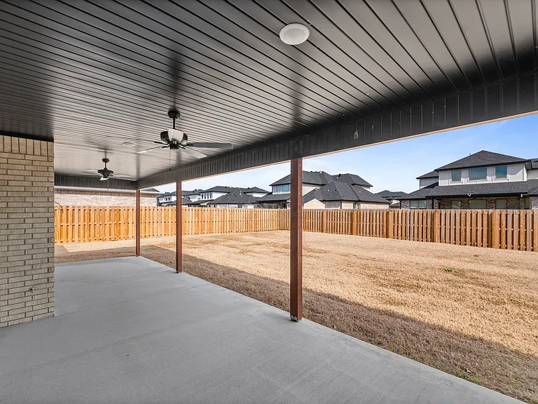 1110 Montieri Dr — Photo 23