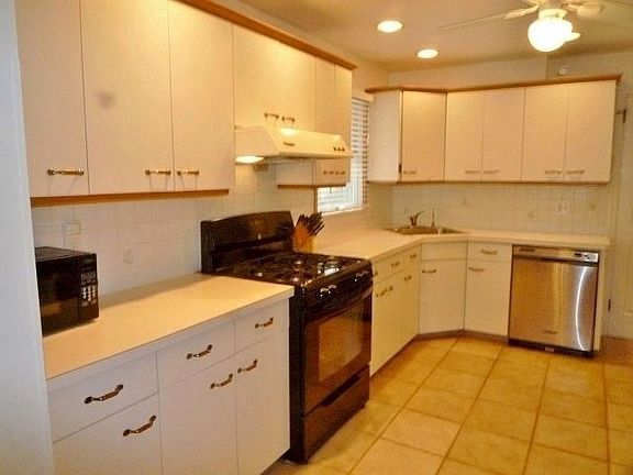 2nd image of 81 Lakeview Ter