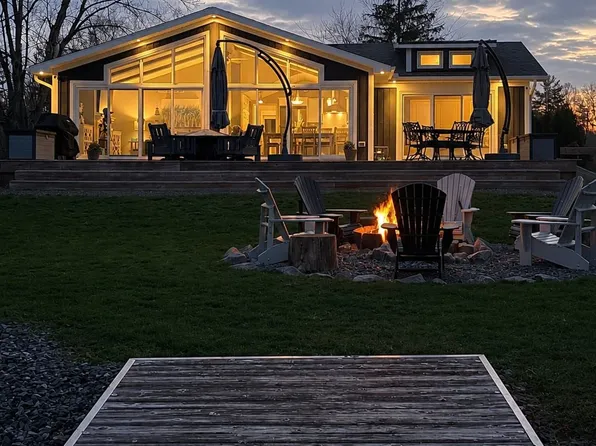 110 Lone Pine Rd, Georgian Bay, ON L0K 1S0