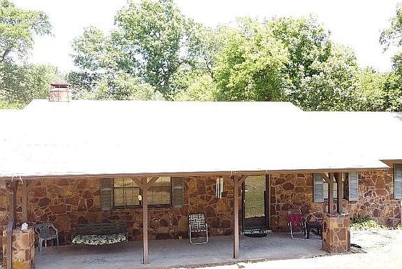 2nd image of 3512 Redbud Dr