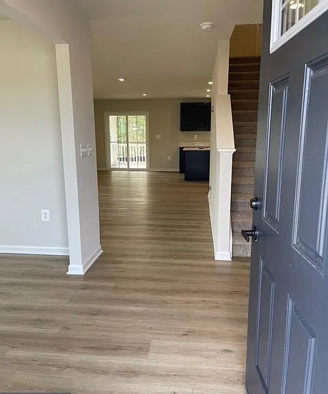 18045 South Village Dr — Photo 3